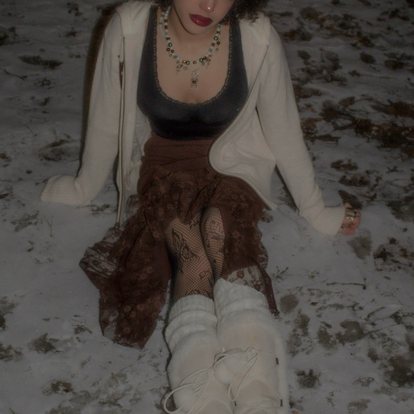 Meet your Posher, Iris - Picture 7 of 8